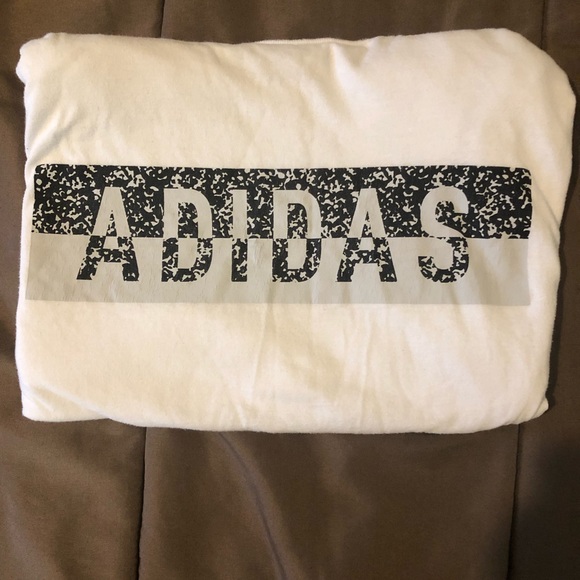 Adidas t shirt - Picture 1 of 3